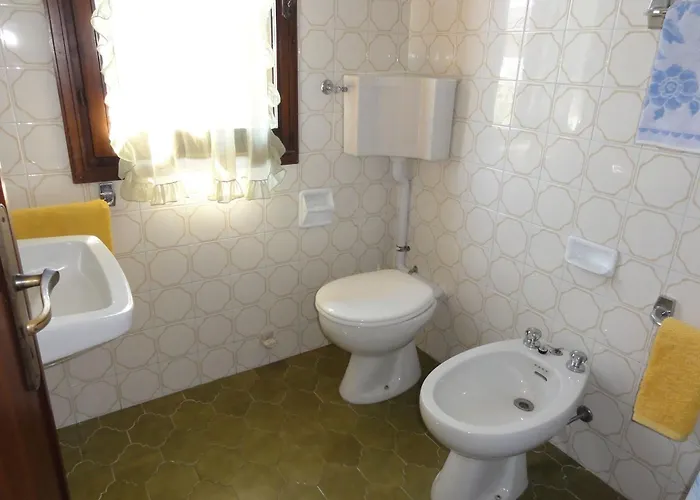 Peaceful With Outdoor Fireplace * ביביונה